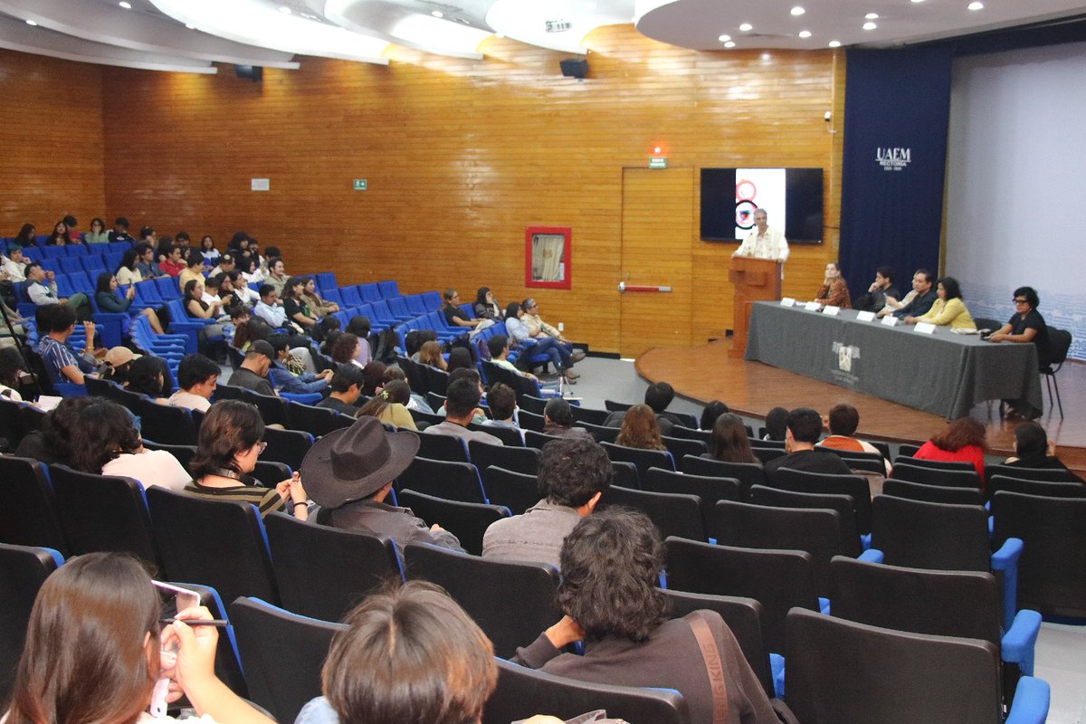 uaemorelos's tweet photo. Esta mañana dieron inicio las Octavas Jornadas de la Comunicación, organizadas por el CIIHu de la #UAEM
Conferencias, concurso de cortometrajes y otras actividades fortalecen la formación de estudiantes de comunicación.
#UAEM #CIIHu #Comunicación #JornadasDeComunicación https://t.co/hZE96xR4M1