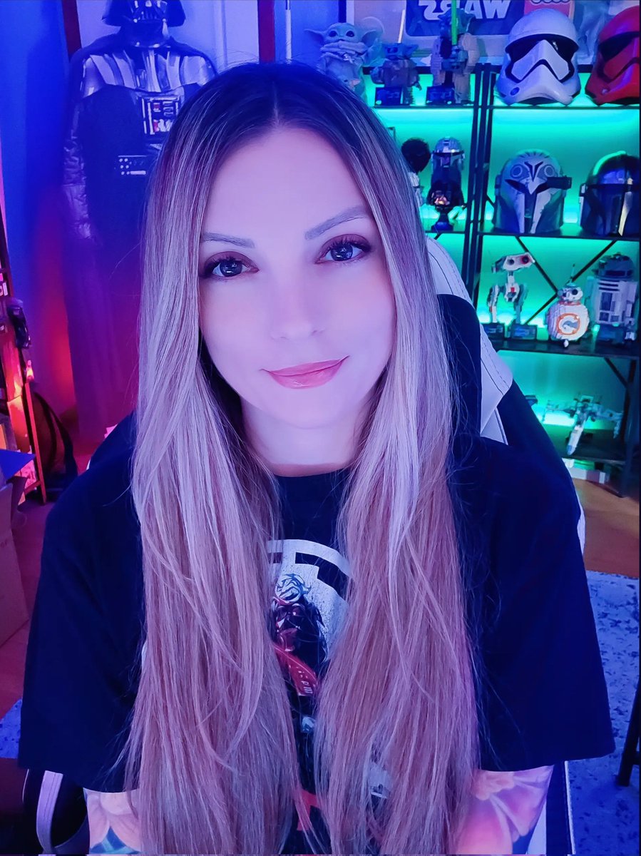 Kern_Obi's tweet image. Live tonight at 7pm CST over on #Twitch and #YouTube! Come hang out and visit my #Waterpark! 💜