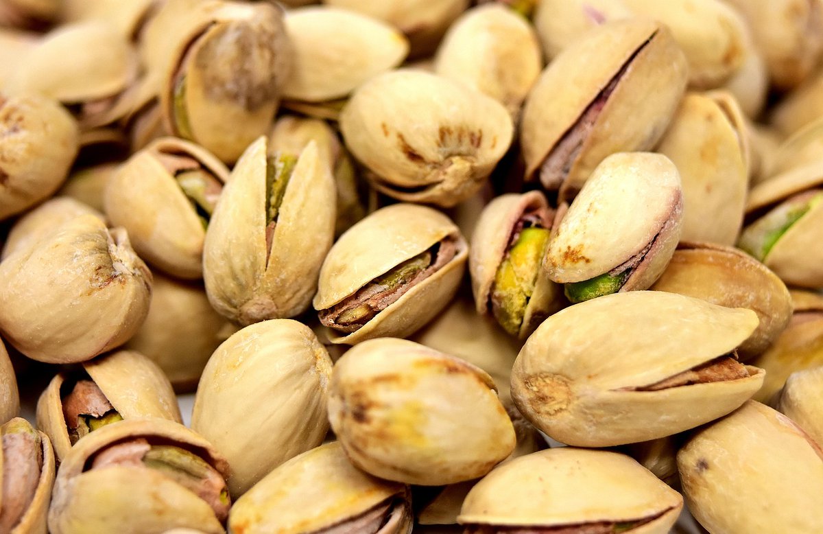 CookElite_com's tweet image. Pistachios: the snack that’s crunchy, healthy, and totally addictive 💚🥜
How do you eat yours — one by one or all at once? 👀
#Pistachios #HealthySnacking