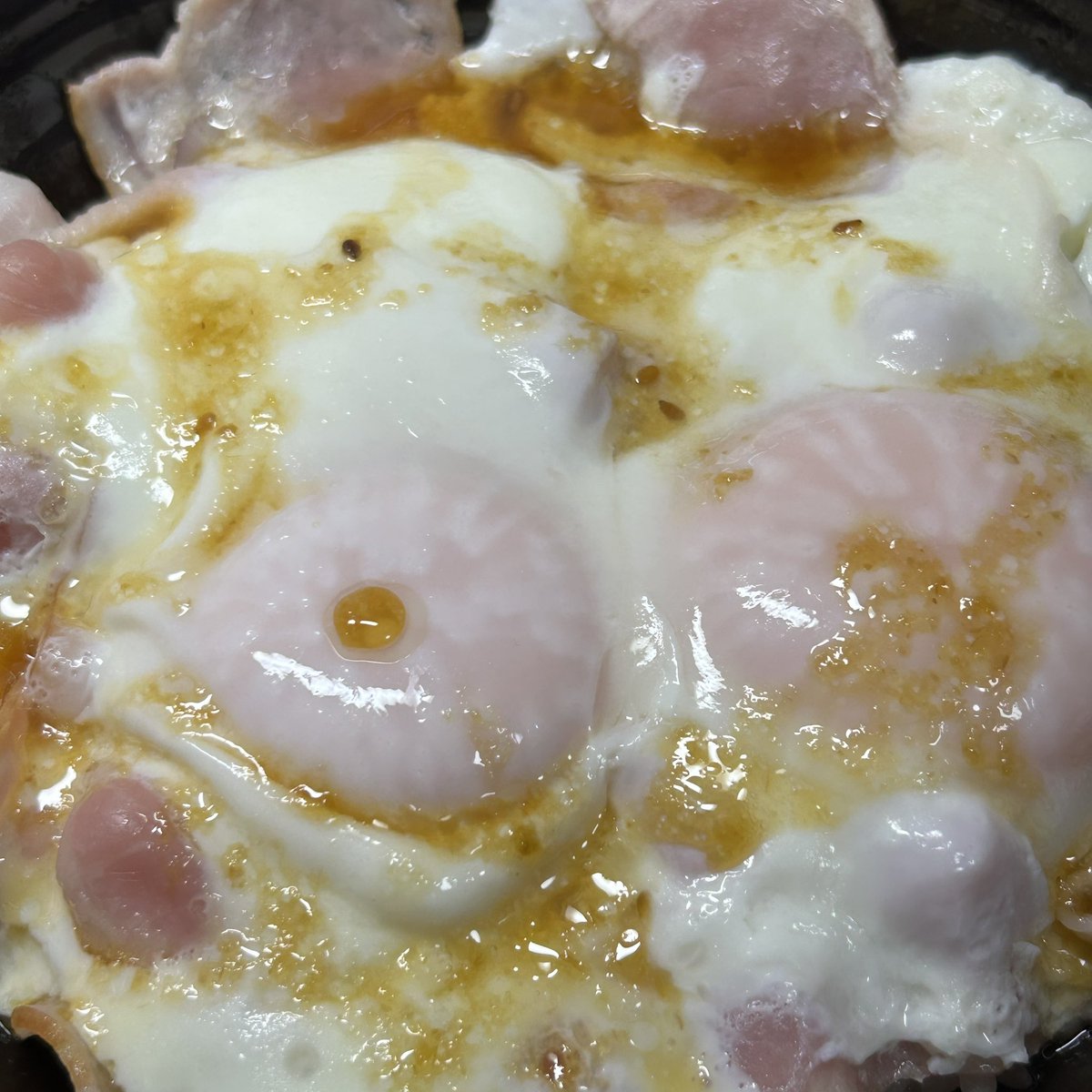 kimyodou's tweet photo. 今朝はベーコンエッグで朝ごはん😋
フキアゲイチバの時にGETしたユーズさんの『ペコロスドレッシング』をかけて食べるの美味しいのよね〜(⸝⸝⸝´꒳`⸝⸝⸝)
久しぶりにこの味を堪能させて貰いました+.ﾟ(´▽`人)ﾟ+.ﾟ https://t.co/ipCSOfM4k3