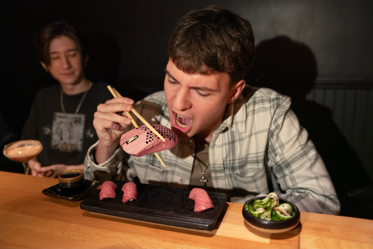 Like to win a free <a href="/finalmouse/">Finalmouse</a> Sakura