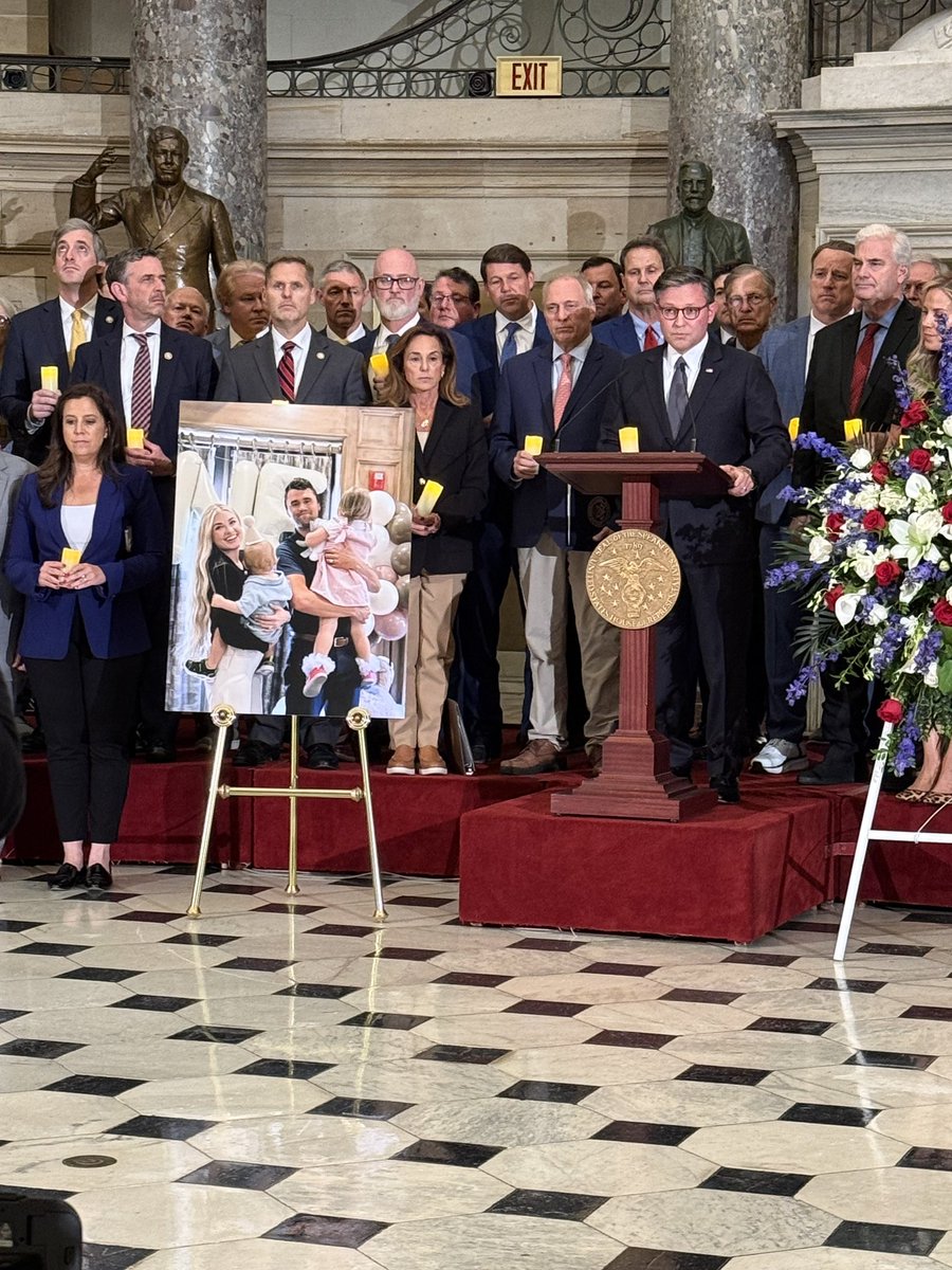 H2CodeExclusive's tweet image. Sooo mind you, the kids in the school shooting on the same day didn’t receive any of this plus a man was found hanging at his college campus with bruises along with broken arms &amp;amp; legs who's yet to receive an honor like so...