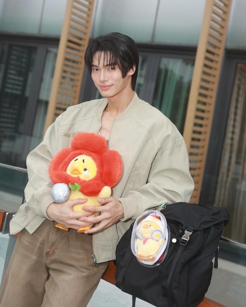 Morning Win

(づ￣ ³￣)づhave a good day🧡🌈🧡
ขอให้เปนวันที่ดีตลอดการทำงานมีความสุขในทุกๆวันรายล้อมไปด้วยความรักนะคร้าฟจ้าวรอยยิ้มของพี่รักก🤍miss you🫶🏻
ＩLᵒᵛᵉᵧₒᵤ♡︎
Cr.📸🙏🏻

Win Metawin
#HappyWinDay
#winmetawin <a href="/winmetawin/">Winmetawin</a>