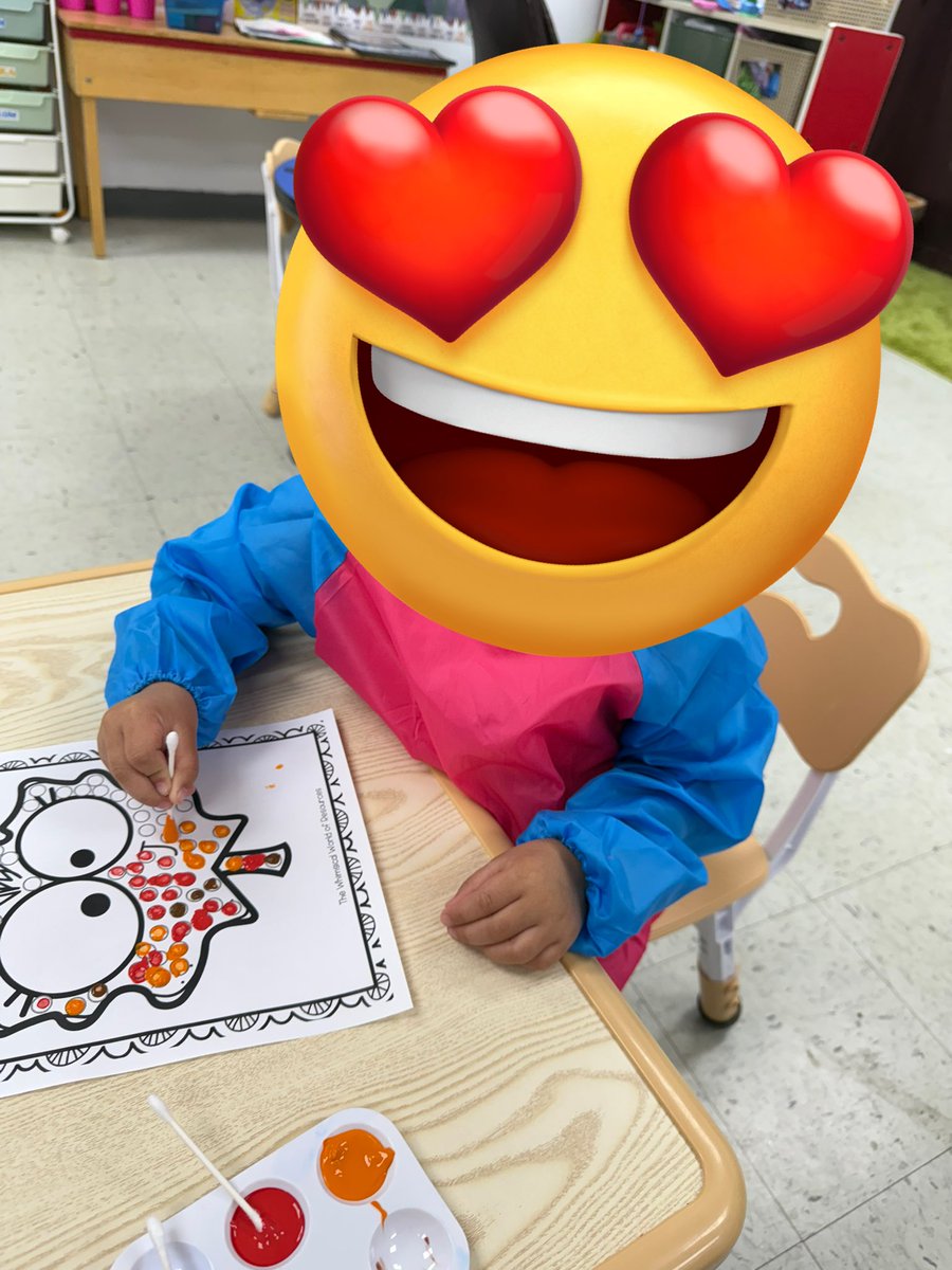 Amandatayl9731's tweet image. 🍂 Fall is finally here and we dove right into early fall art! 🎨 The kids had so much fun creating and then topped it off with shaving cream play — messy hands, big smiles, and so much laughter! 🍁✨ #PreKFun #FallVibes #TeachingJoy