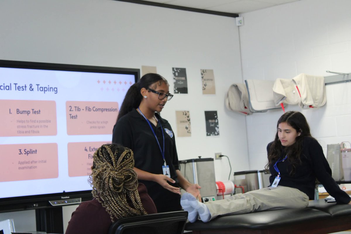 We got our 1st round of injury presentations done yesterday in Exercise Science 2. Just another step to building professionals. #SportsMed #HSHPProud #Region4SayNoMore <a href="/HSHPDallasISD/">School of Health Professions at Townview Center</a>