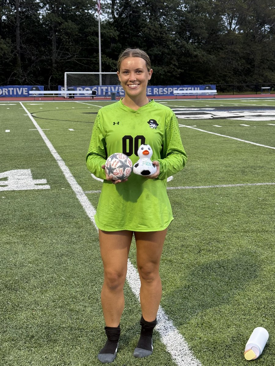 #PRide there are some days when you have to find the grind and today was that day. Great game between Nyack and PR girls V soccer. Grace Palumbo scored from Maddy Lynch give PR the 1-0 Win. Catie Donohue had 9 saves. <a href="/PRAthletic/">PearlRiverAthletics</a> <a href="/StephenHaynes4/">Stephen Haynes</a> Lucky Duck POG goes to  Catie D