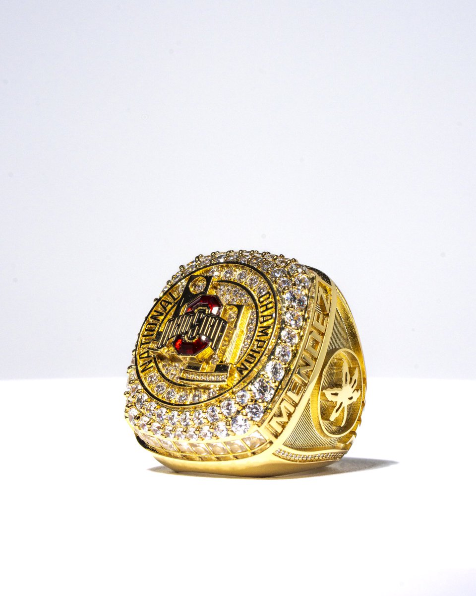 wrestlingbucks's tweet image. New bling for the 𝙗𝙖𝙙𝙙𝙚𝙨𝙩 𝙢𝙖𝙣 𝙖𝙡𝙞𝙫𝙚 😤💍

#GoBucks | @PhenoMendez