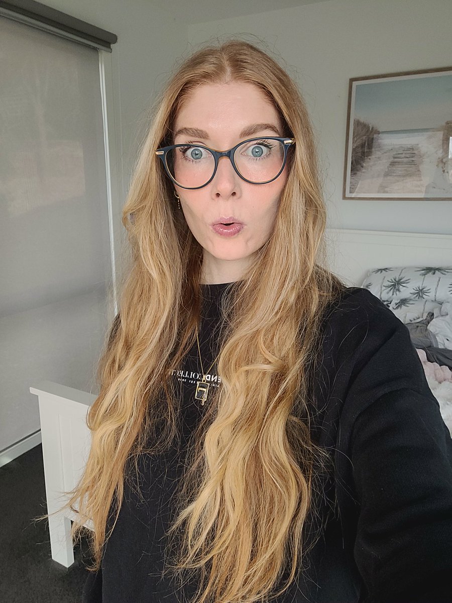 This hair is getting looooonnnggg. Come hang out. Tes and chats. twitch.tv/emmzyplays #redhair #redheads