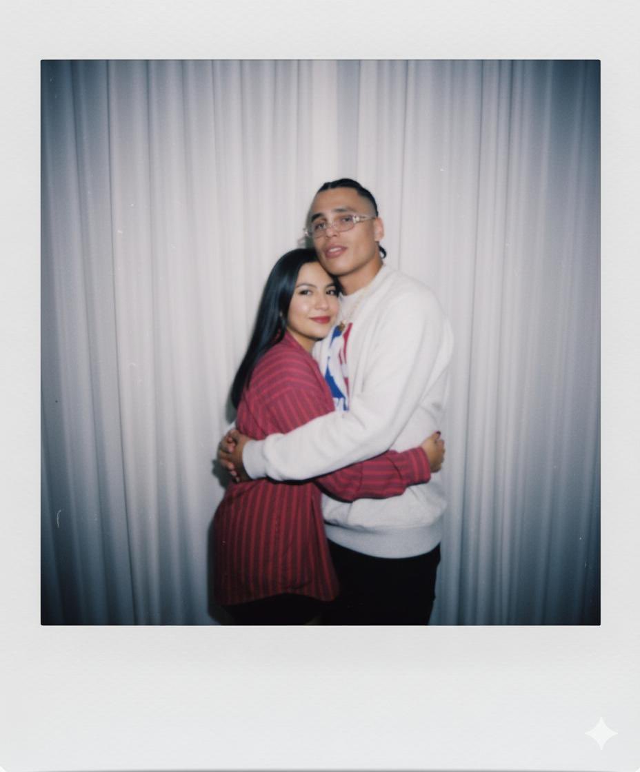 stephanie_fgr's tweet photo. Me hice una foto con mi mayor crush. 😍@AdanCruzMx https://t.co/lN1mRvi4Ca