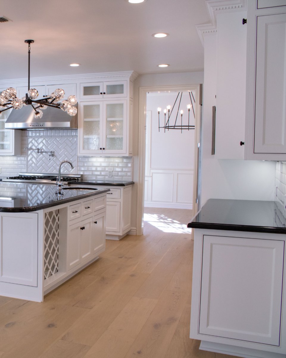 🌿 Authentic. Organic. Enduring.
Hardwood floors create a peaceful, grounded feel in any space—because real wood makes a real difference.
#NatureInside #HardwoodBeauty #CQFloors