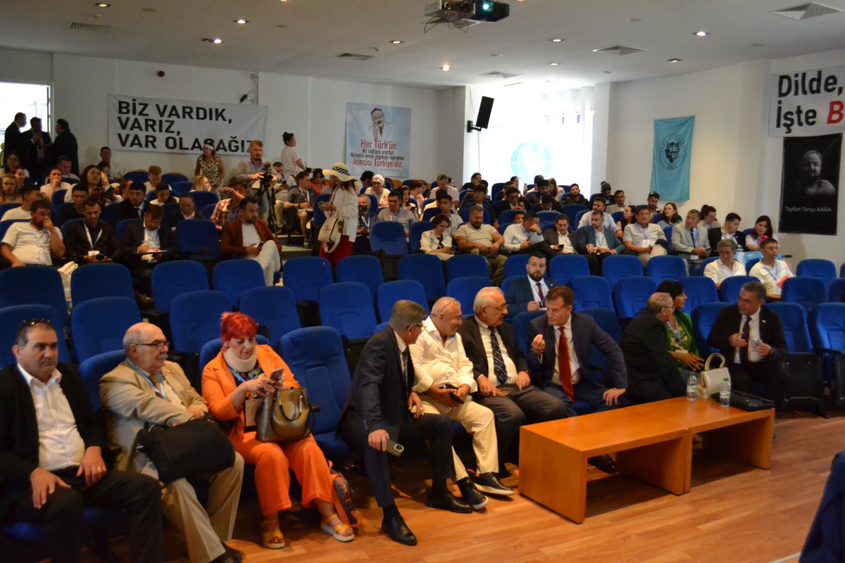 dtgb_org's tweet photo. 20. Türk Dünyası Gençlik Günleri ve Kurultayı 2. Divan Toplantılarımızdan🖋️ https://t.co/ysUFhDN5um