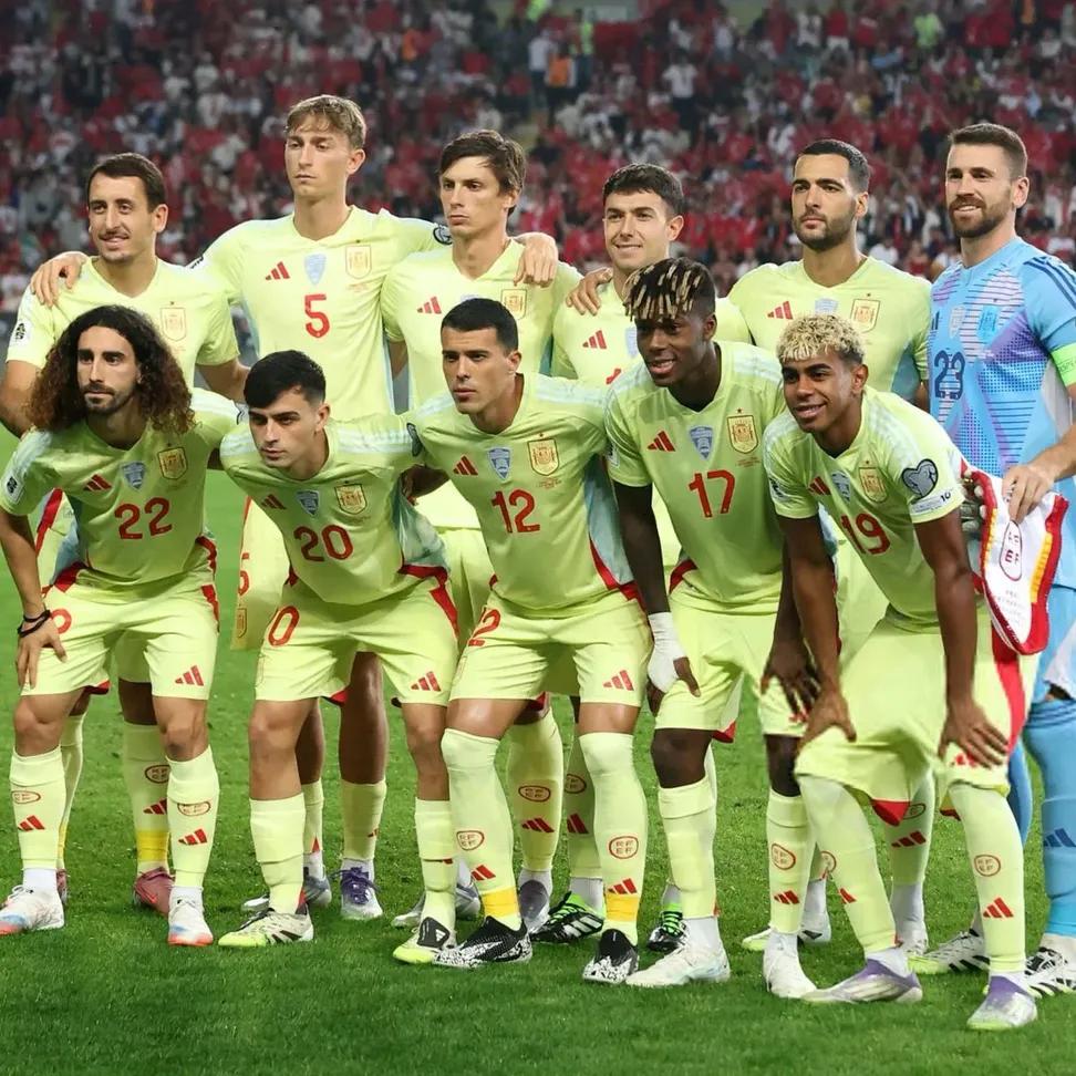 إسبانيا تهدد بالانسحاب وعدم المشاركة في كأس العالم 2026م القادم إذا شارك منتخب الكيان المحتل في البطولة.

إسبانيا ترى بأنه يجب تطبيق العقوبات عليهم وطردهم من كل المسابقات كما حدث مع روسيا. #القمة_العربية_الإسلامية #الفيدرالي_الامريكي #غزه_تباد_وتحرق #غزة_تُباد