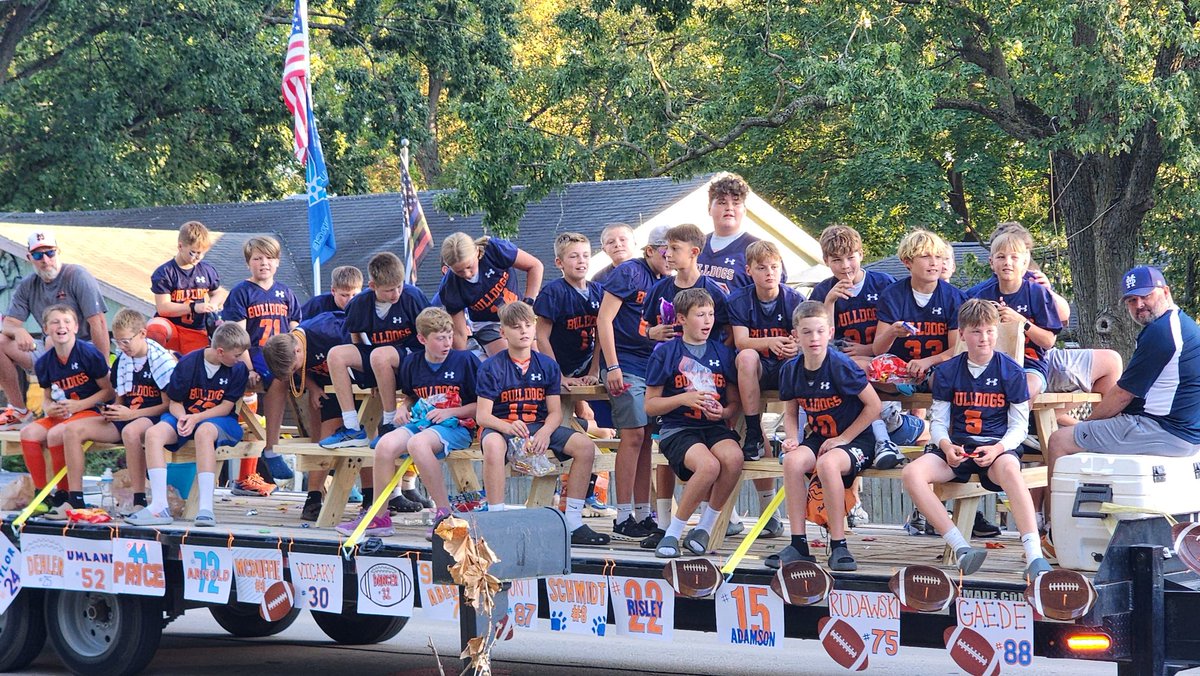 MSYFBulldogs's tweet photo. Homecoming in the #Village. https://t.co/XkUiXzMqgT