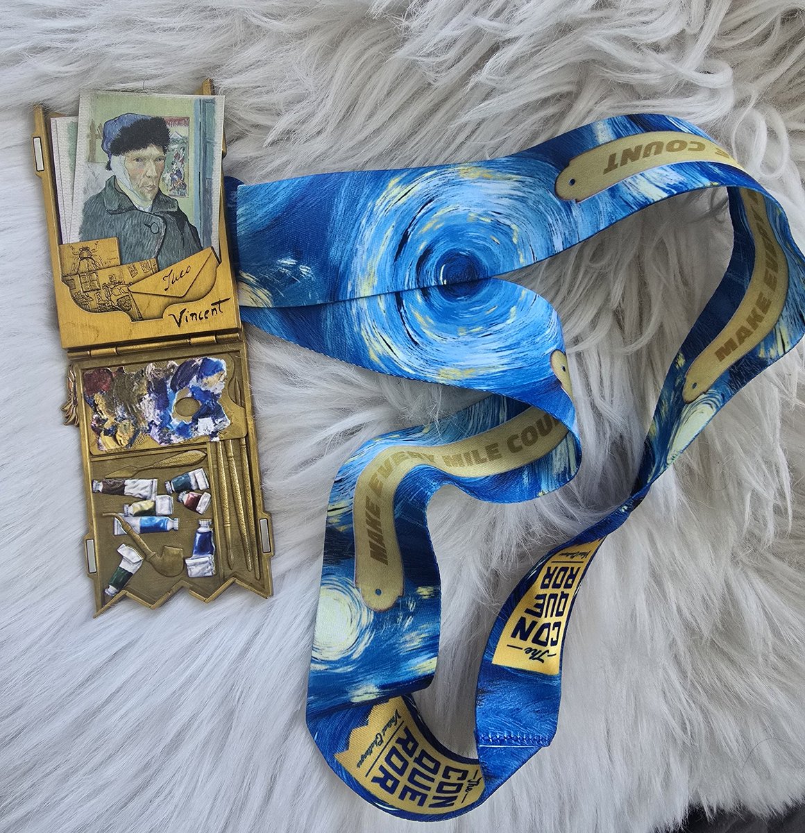 Miren que hermosa mi medalla por completar el Vincent van Gogh Virtual Challenge ✨️