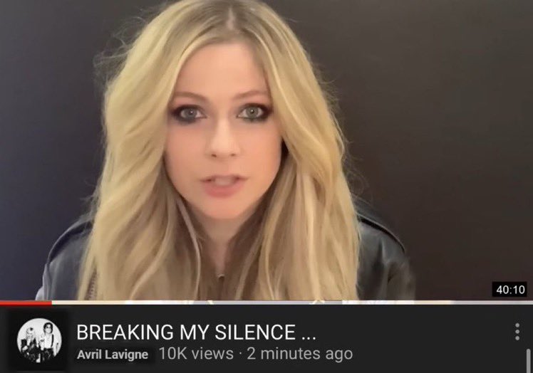 fwdkhao's tweet photo. i think everybody hurts is truly one of avril's most gut-wrenching songs, but the uplifting chorus is designed to distract you from how depressing the verses, bridge and especially the outro are https://t.co/Iy4qGisWz4