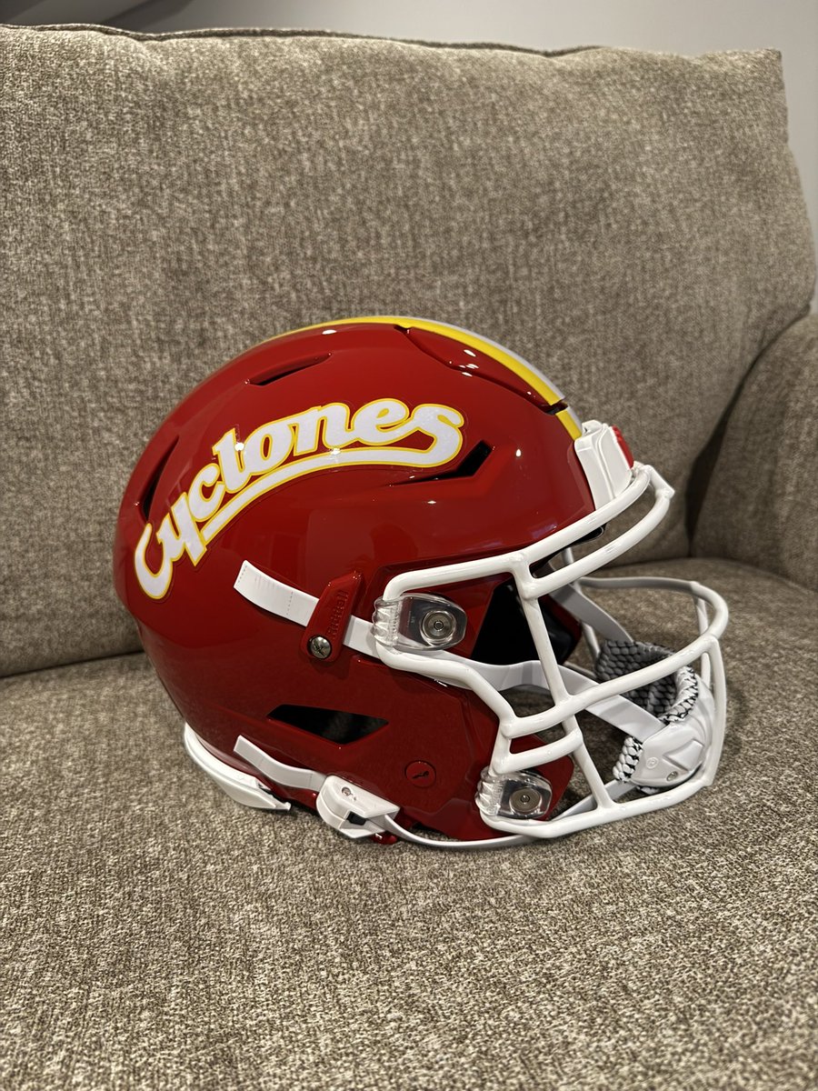 lukewolf35's tweet photo. New helmet for the collection. Hoping they add the red face mask to the mix soon. @JackTriceMafia @CycloneUni https://t.co/1u4ISUcHEY