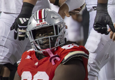 The life of a nose tackle. Photo via <a href="/TomOrr4/">Tom Orr</a>