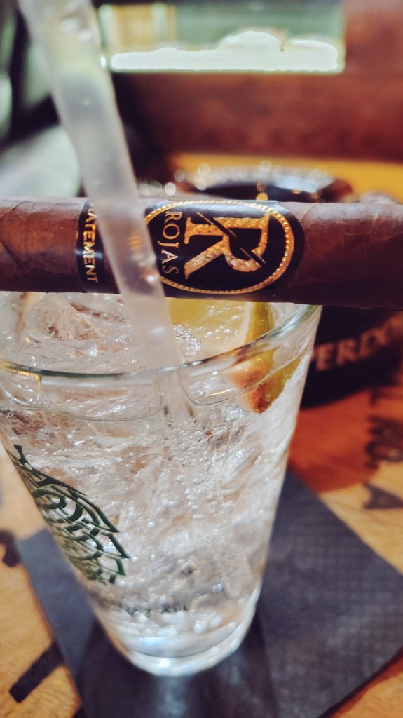 the_bassplayer's tweet image. I'll be at my second home for a while burning one down ✌🏼
Rojas + (Tito's + 7up)= Happiness