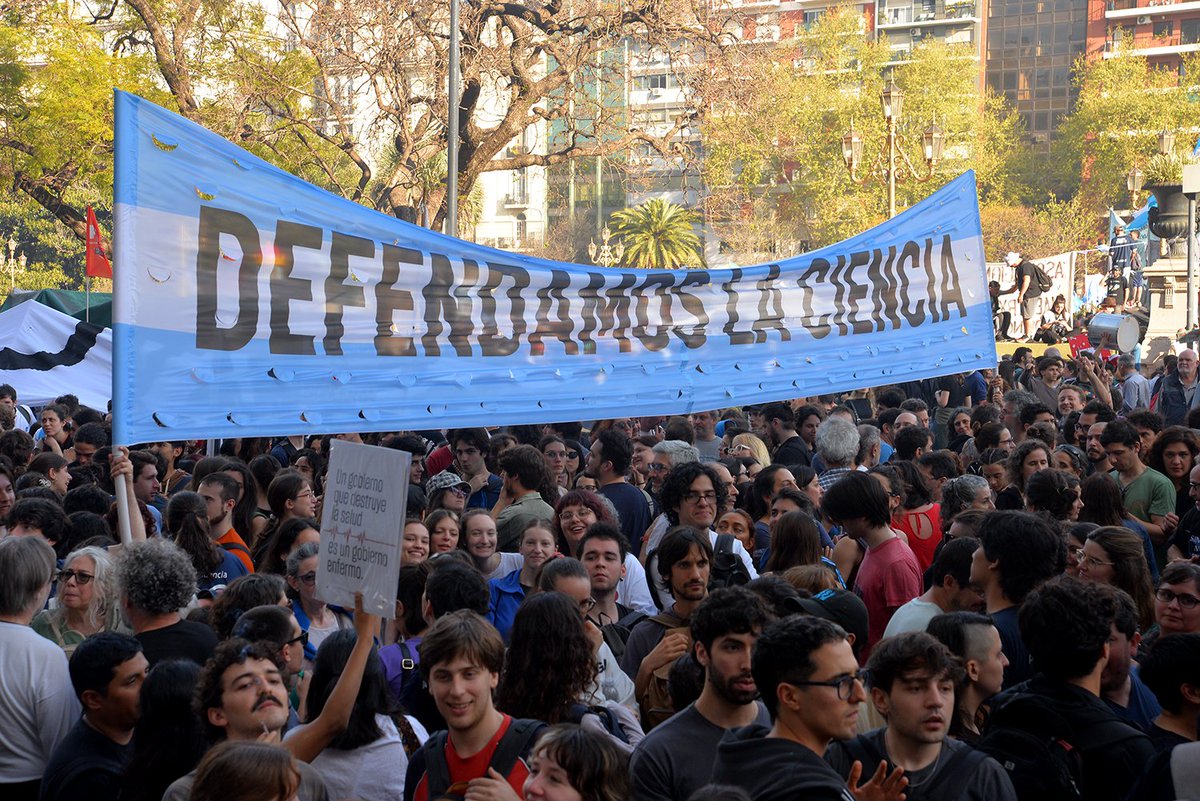 👏Inmensa alegría 

👉Esta tarde diputados y diputadas, en el Congreso de la Nación, rechazaron el veto presidencial a la Ley de financiamiento universitario con 174 votos positivos, 67 negativos y 2 abstenciones.

Estudiantes, docentes y nodocentes fuimos parte de la
