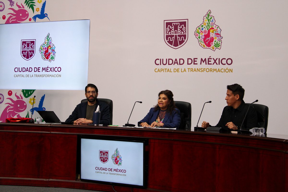 LaAgenciaCDMX's tweet image. 📸✨Así se vivió la presentación del nuevo #chatbot de Locatel en WhatsApp, una herramienta que facilita #trámites y asesorías a la ciudadanía desde su celular.