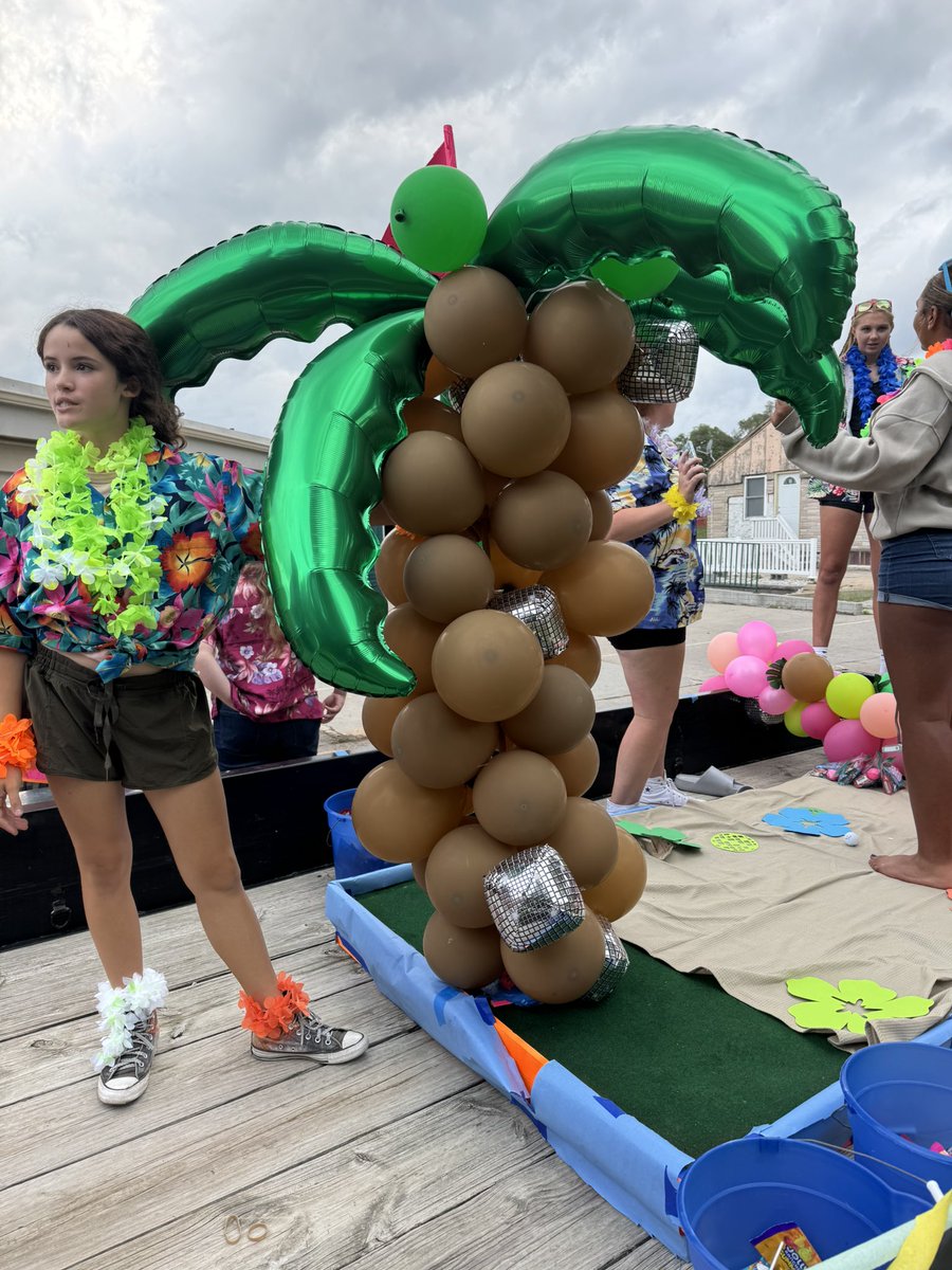 It’s time for some BE-ach Golf!  Excited to be apart of the Bellevue East Homecoming parade!