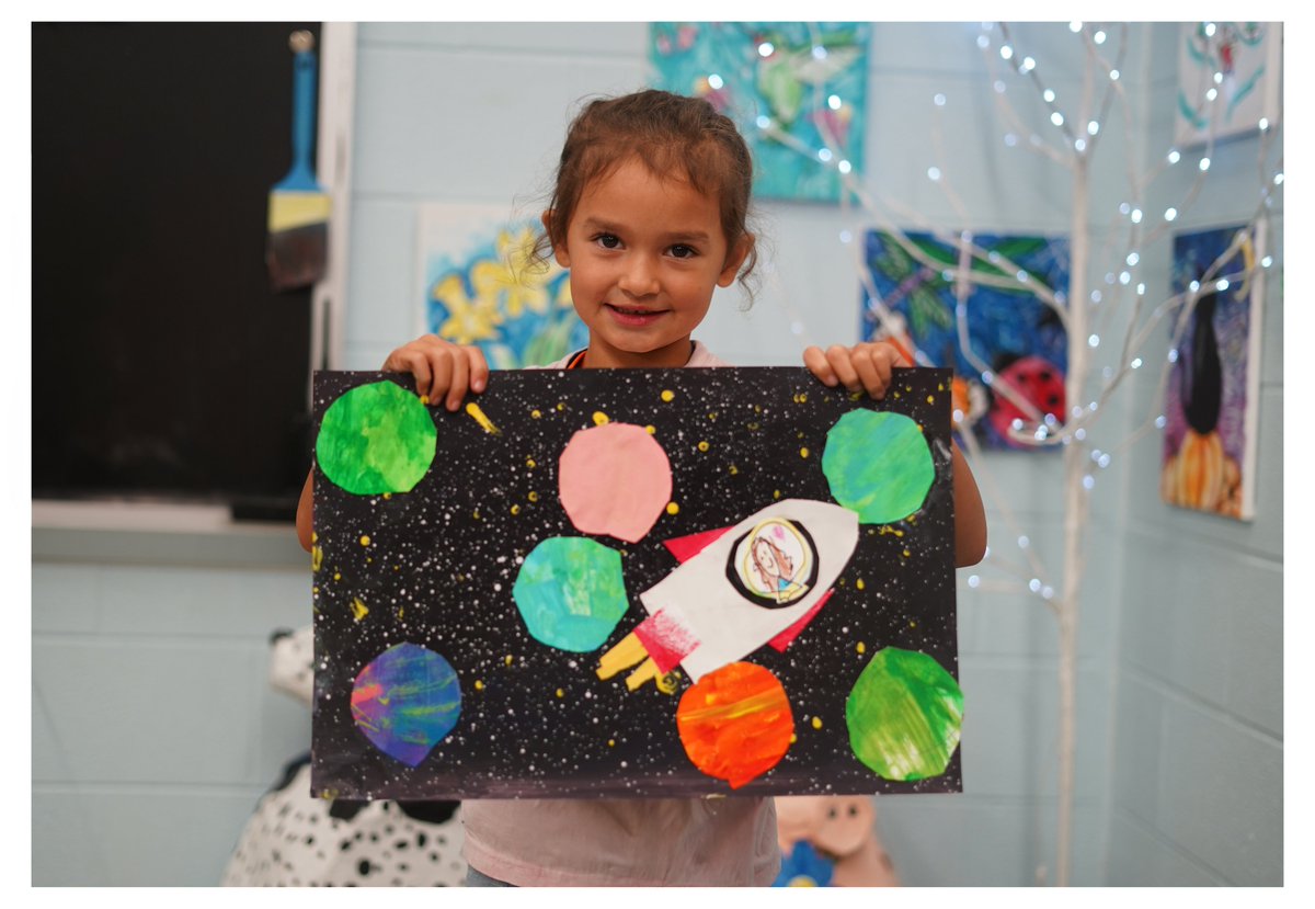 MrsOArtStudio's tweet photo. ✨ Just a dash of color to brighten your Wednesday! 🌈 Proud of my little astronauts, their Eric Carle inspired space adventure turned out absolutely stellar! 🚀 #magicpaintbrush #artcantakeyouanywhere https://t.co/Ln5k0l6lja