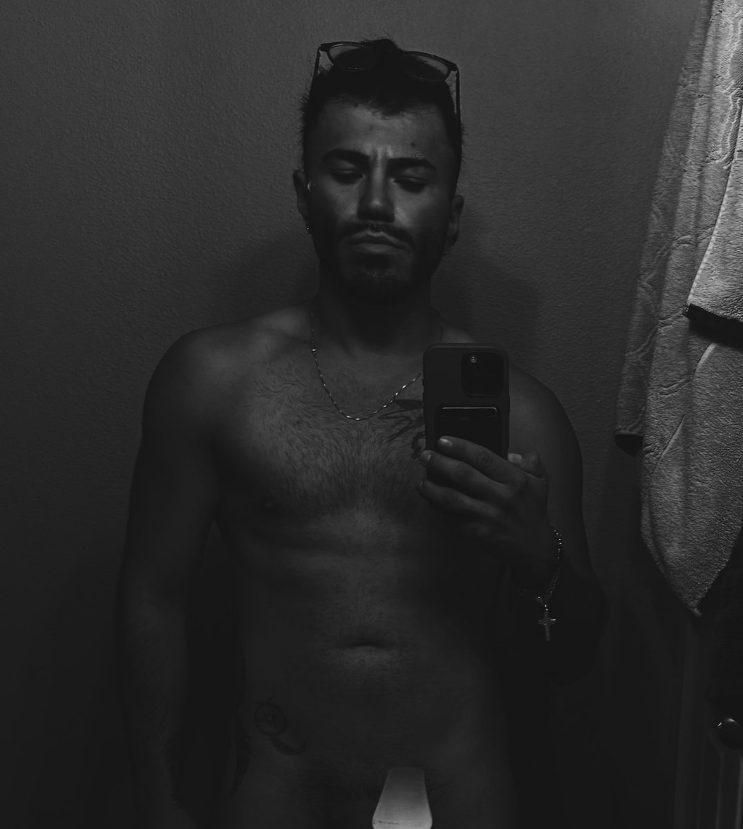 alejsil_'s tweet photo. I just FaceTime my man’z. You’re welcome https://t.co/vQIcZgLvSj