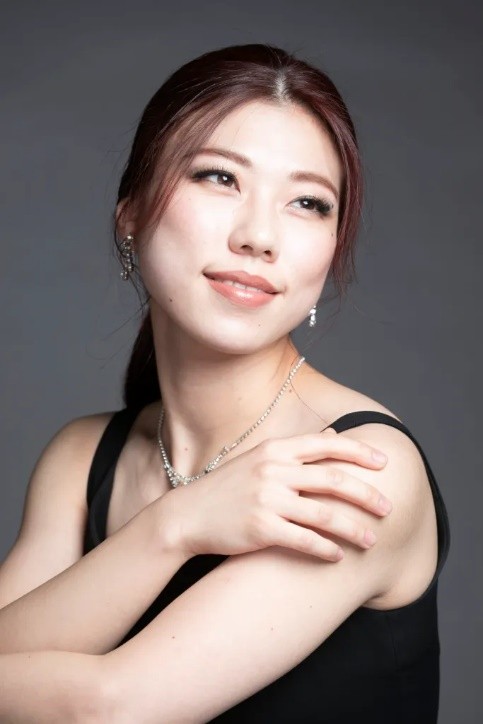 PrinceOPERAinfo's tweet image. 「言葉がついた音楽を奏でることが、自分の中では特別であり、同時に自然なことになっている気がします。
今回『トスカ』にお誘いいただき、参加を決めるのも自然な流れでした。この山に皆さんと挑戦してみたかった、という思いも強くあります。」