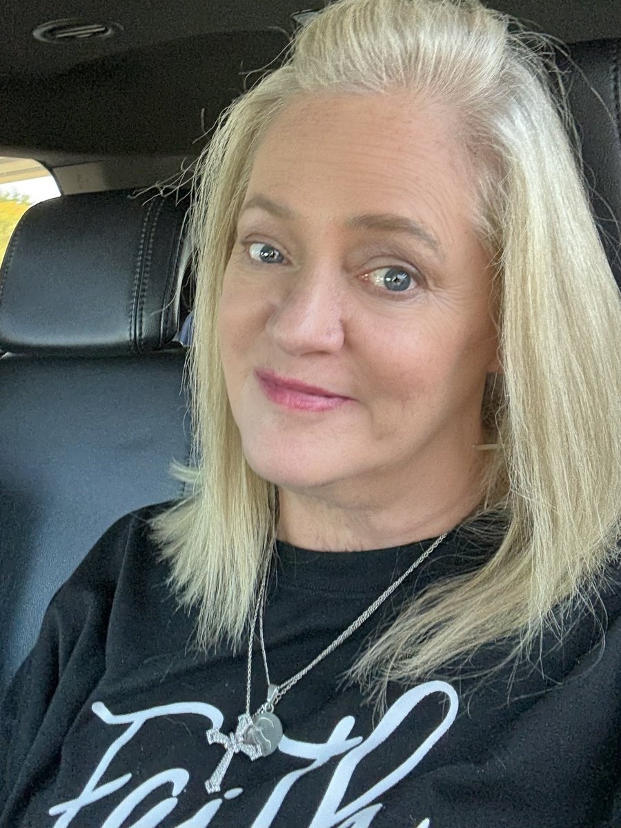 Today’s travel gear…who’s with me?! 🙋🏼‍♀️🙌😁
#faithoverfear #faithforward