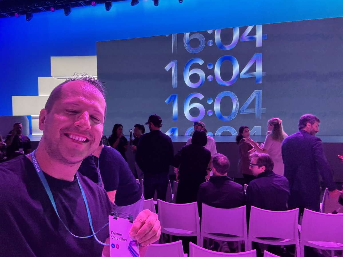 Dilmer 👓 tweet media