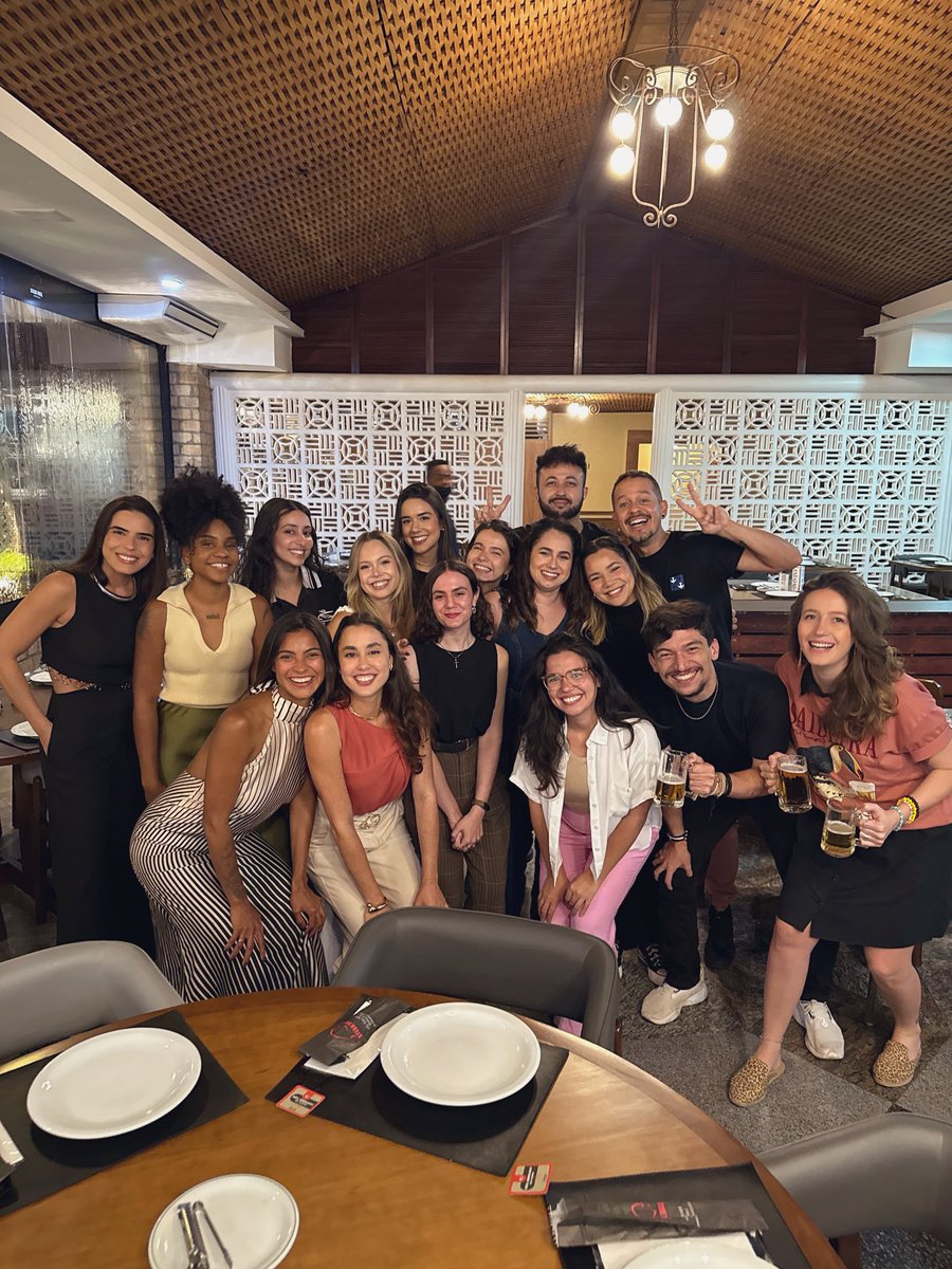 Parte do time que faz o audiovisual do <a href="/Metropoles/">Metrópoles</a> 👊🏻👊🏻