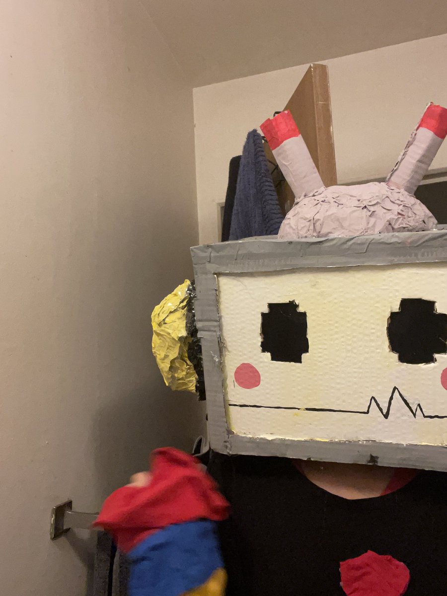 N1ghtm4r31sH3r3's tweet image. The boy partially done cosplay

#SOULMONITOR #cosplay