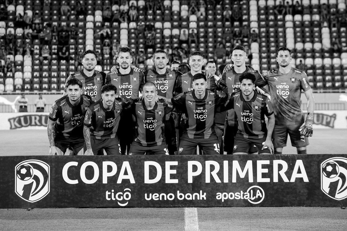 LaVozPopular_'s tweet photo. Ya no hay palabras que alcancen para describirles. Ni siquiera pudieron ganarle a Tembetary y General Caballero, dos equipos hundidos en el último y penúltimo lugar del promedio.

No fueron capaces de ganarle a Tembetary que apenas gano 1 en sus últimos 18 partidos. Ni el hielo se congela con tanta frialdad como el pecho de ustedes.

Metanse sus indiferencias donde no les da el sol. Ponen en primer lugar sus indiferencias antes que la camiseta del club, zánganos!
