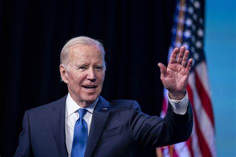 Resisting313392's tweet photo. Do you think Biden was a good president? 

Yes or no? https://t.co/Pou4z3XnSq