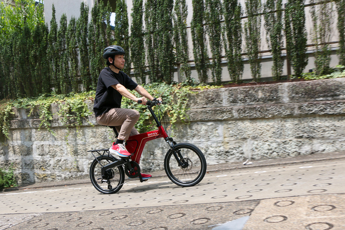 kaden_watch's tweet photo. まずはミニベロ6車種を試乗する【家電 Watch編集長、e-bike買うってよ!】【e-bike試乗レビュー】- 家電… https://t.co/K3zlIouCvE #Panasonic #DAHON #BESV #SMALO https://t.co/NdaEXvWJeg