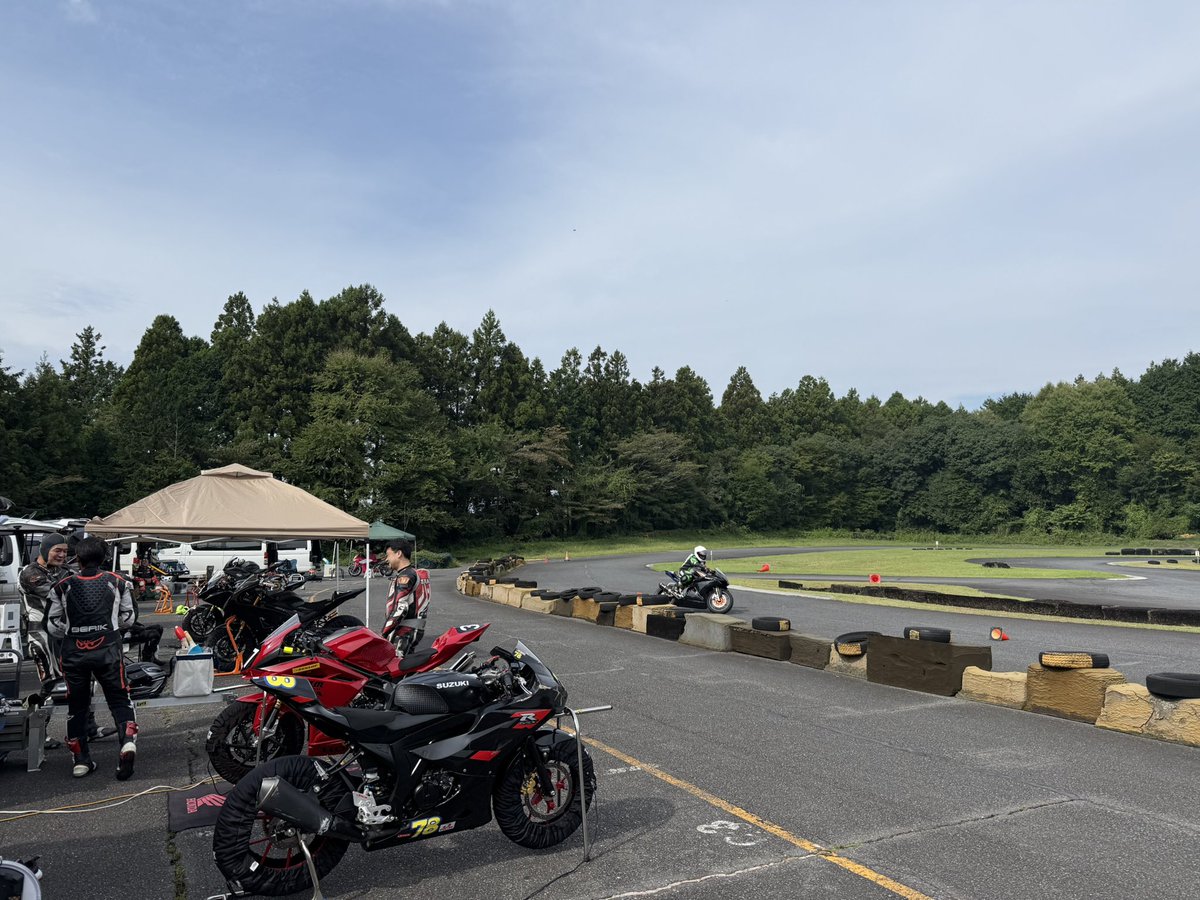 本日は<a href="/Orochi_PCS/">オロチPCS</a> 白糸貸切基礎練習会！
<a href="/kazuki__26/">渡辺一樹/Kazuki Watanabe</a> コーチはEWCボルドール参戦で不在💨
今日はJRR R4 MOTEGIで
ハイサイドアーティストとなった
<a href="/rikuraku93/">菅原 陸</a> が講師として参加💨