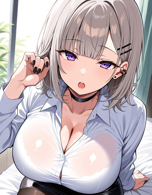 ネーム完成してから3日間キャラデザで悩んでました・・・やっと完成!ギャル感わかりやすくするためにビジュアルに変更してみました!前作の金髪黒ギャルと対比して、銀髪白ギャル!白石澪(ミオ)ちゃんです!