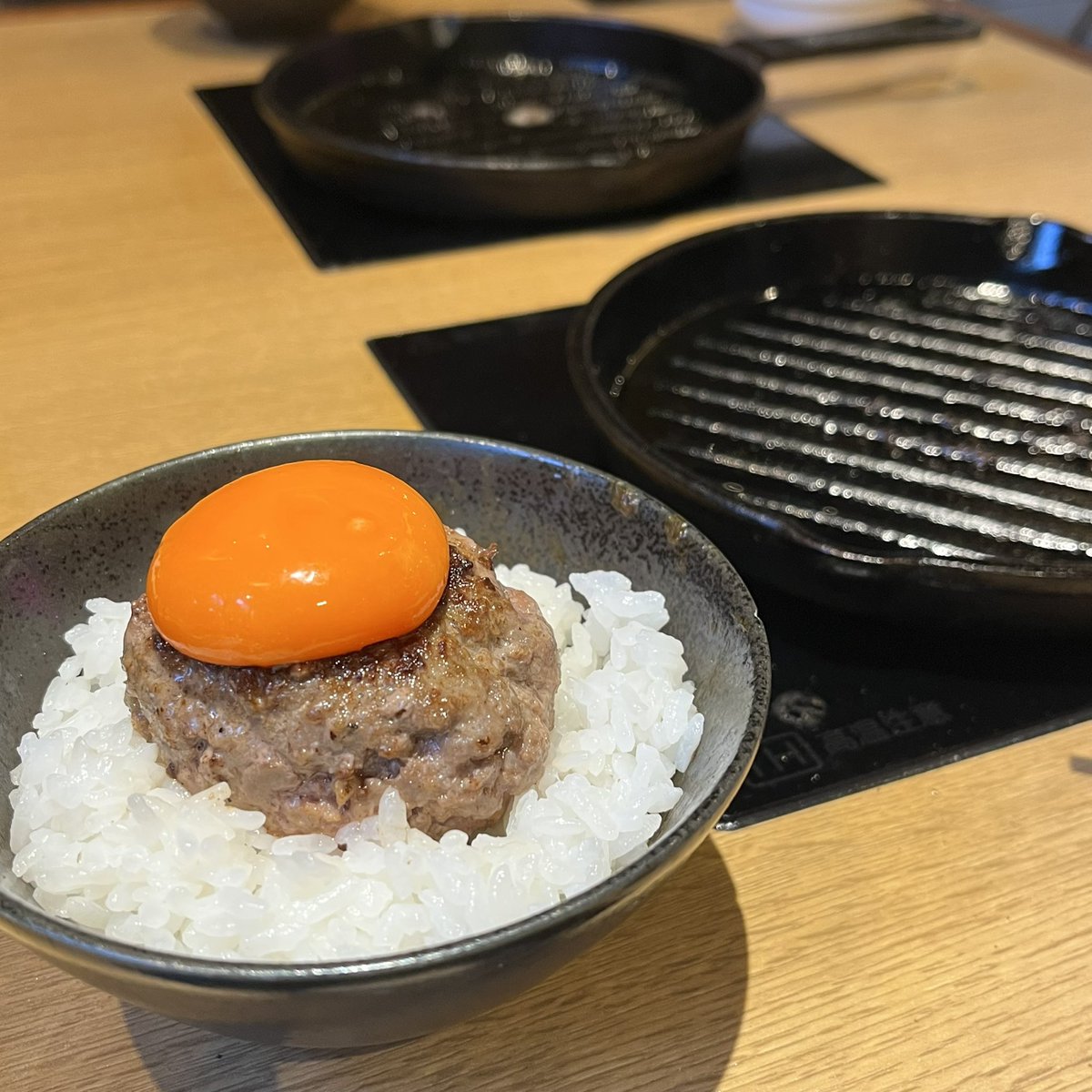 9月18日木曜日、おはようございます☁️

本日は米食の日🌾
先日挽肉倶楽部さんで、
自分で焼くハンバーグを頂いてきました✨
これは白ご飯が進みます🍚

本日もよろしくお願いします🔥
 #企業公式相互フォロー 
 #企業公式が朝の挨拶を言い合う