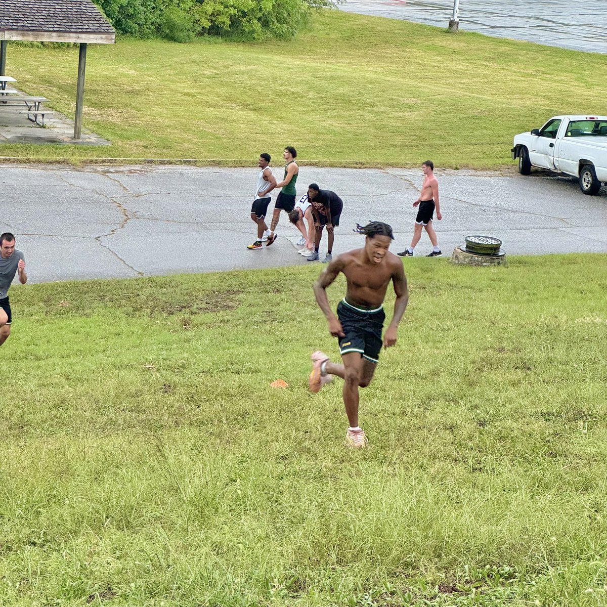 The rain didn’t stop us from getting some hill work in after workouts yesterday! 🦁