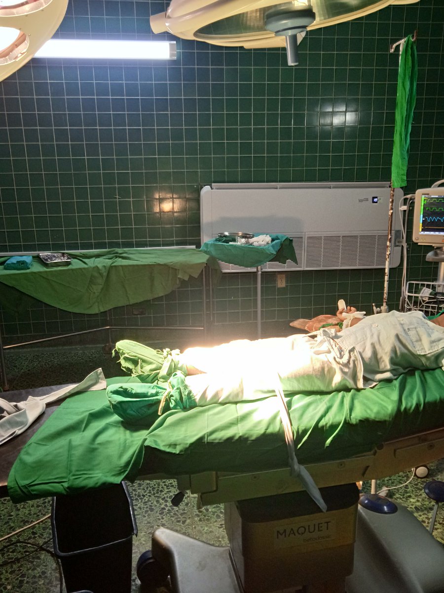 Rnandrei1906's tweet photo. Revitalización de servicios  del @HppPina, recupera un salón de operaciones con la colocación de un clima de 5 toneladas que mejorará la actividad quirúrgica del hospital.
#CubaPorLaVida 
#PorCamagüeyTodo https://t.co/217WpLbGR1