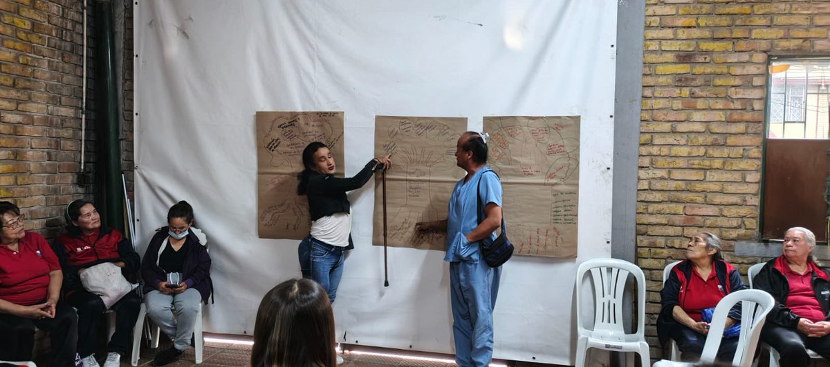 🌳 En el Pre-CLOPS de Prevención de Violencias contra las Mujeres en Bosa, se utilizó la metodología del árbol de problemas para identificar las necesidades de las mujeres y personas mayores en sus diversidades, recogiendo propuestas para la Agenda Local.

👥 Este espacio contó