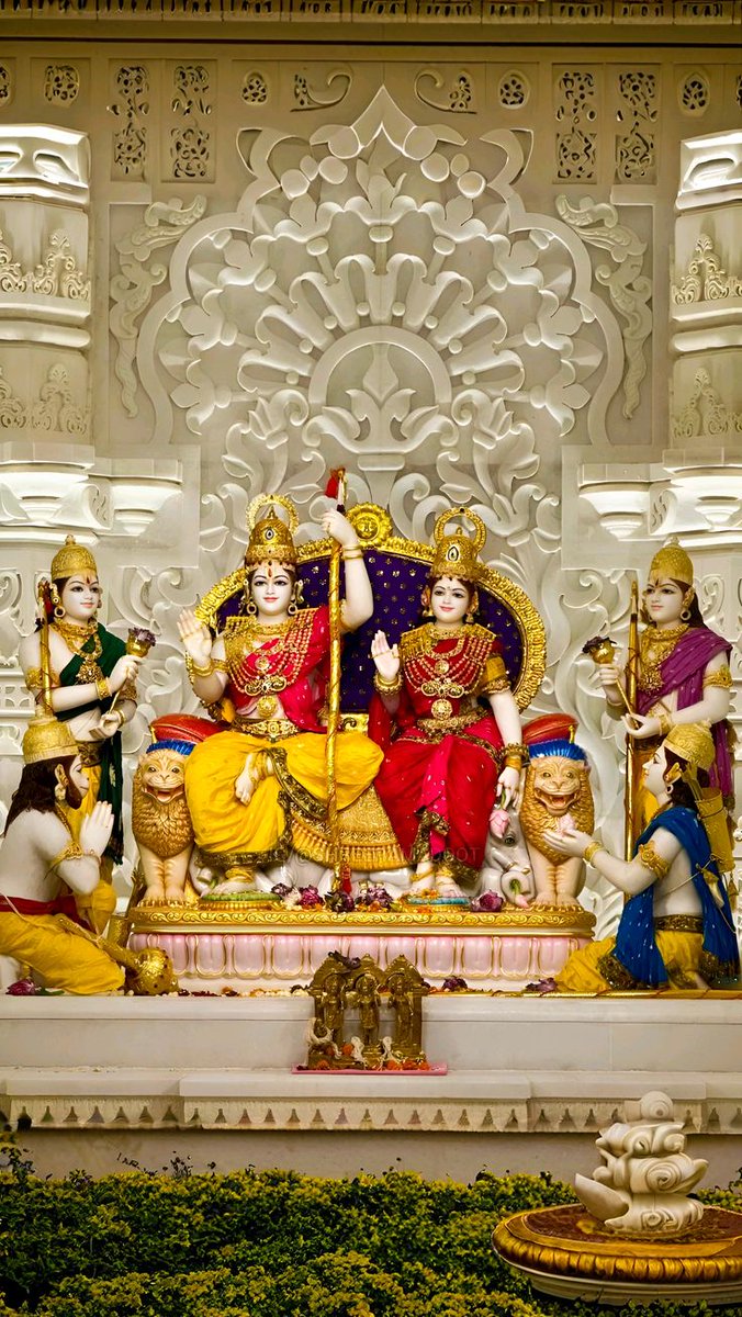 vaidic_1's tweet photo. रामाय रामभद्राय रामचन्द्राय वेधसे
रघुनाथाय नाथाय सीतायाः पतये नमः