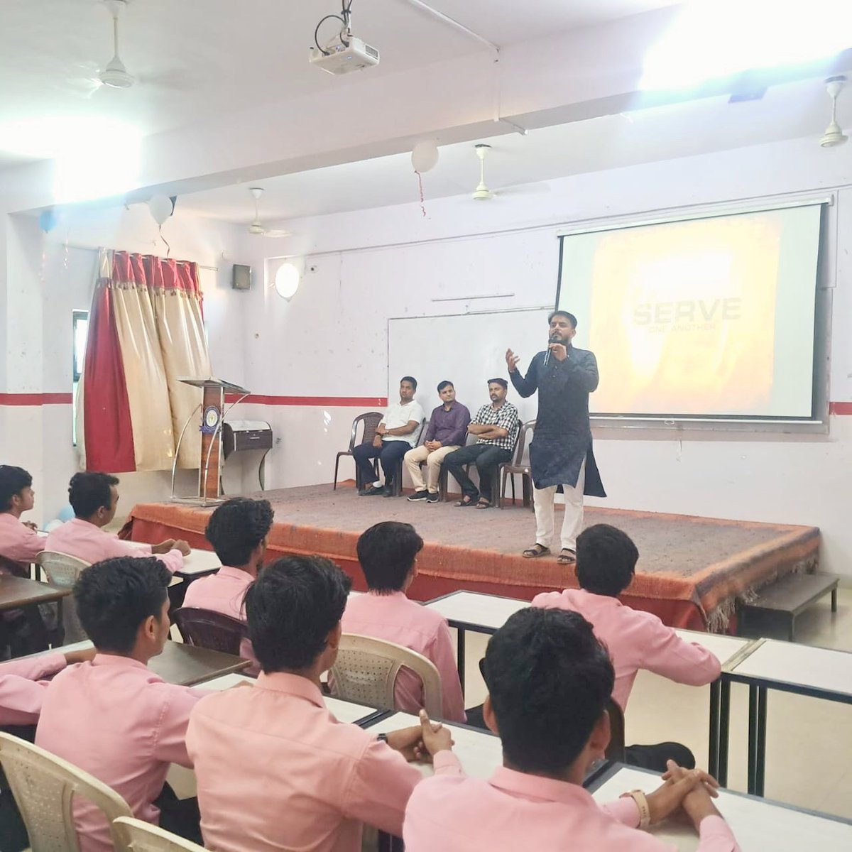 AjayDSVV89's tweet photo. Delivered a Talk on #SelflessService : Need of Hour" to more than 200 students of MB College of ParaMedical &amp; Nursing Education ,Kota , Rajasthan on 13th September 2025 Special Thanks to #DIYA_Kota Team
#GuestLecture #MotivationalTalk #NursingCollege #Kota #Workshop #AWGP #DIYA https://t.co/y6bKlP2ZvM