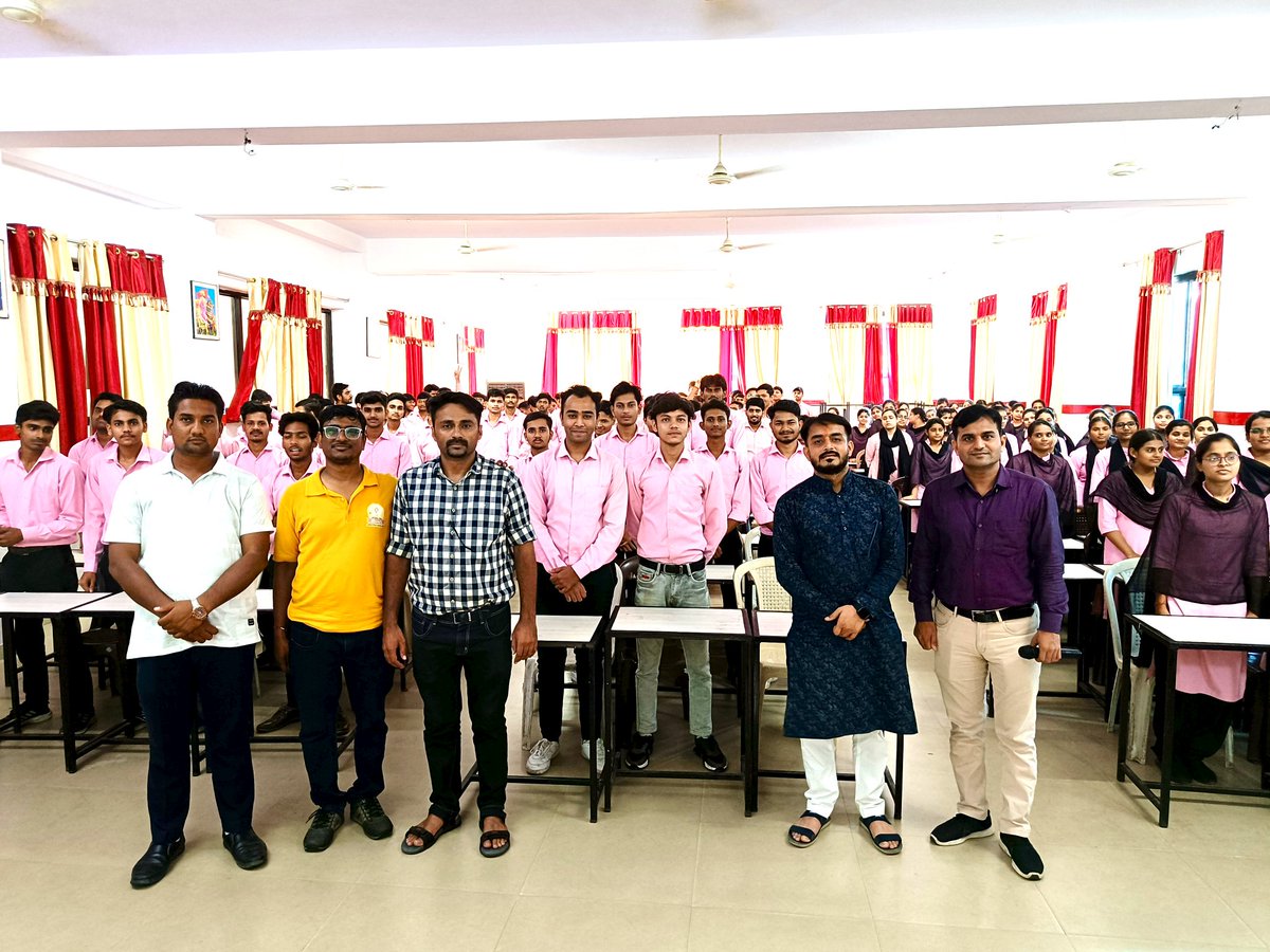 AjayDSVV89's tweet photo. Delivered a Talk on #SelflessService : Need of Hour" to more than 200 students of MB College of ParaMedical &amp; Nursing Education ,Kota , Rajasthan on 13th September 2025 Special Thanks to #DIYA_Kota Team
#GuestLecture #MotivationalTalk #NursingCollege #Kota #Workshop #AWGP #DIYA https://t.co/y6bKlP2ZvM