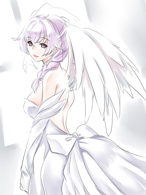 #見た人もなにか無言で羽根付の何かをあげる