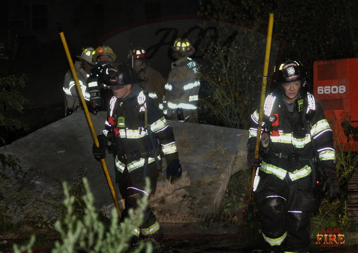 While most of you were asleep... Spencer &amp; Paxton Firefighters worked this barn fire on Meadow Road early this morning <a href="/ctfirephoto/">CT Fire Photo</a> <a href="/MAFireDistrict7/">MA Fire District 7</a> <a href="/SpencerFire1/">Spencer Fire</a> <a href="/PaxtonFireDept/">Paxton Fire Dept.</a> 

See the full article and gallery at: agmfirephotography.smugmug.com/Working-fire-S…
