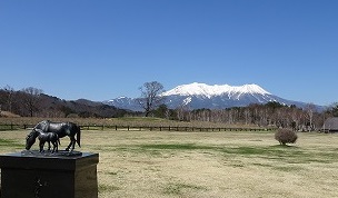 本日9月27日は｢信州 火山防災の日｣📅
平成26年9月27日の御嶽山噴火災害を風化させることなく、火山防災に係る意識の向上と防災対策の一層の推進に継続的に取り組み、また、火山及び周辺地域の魅力発信による地域振興に寄与するために定めました。
詳しくはコチラ👇
pref.nagano.lg.jp/bosai/kurashi/…