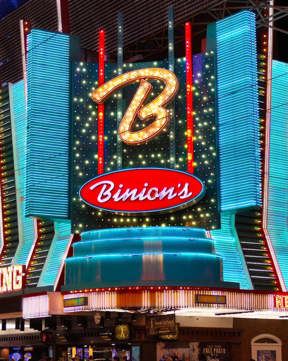 Fremont Street Exp (@fselv) on Twitter photo Different era, same soul.
@vintage_las_vegas Different era, same soul.
@vintage_las_vegas