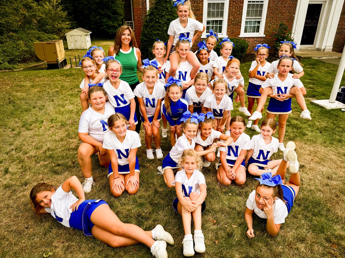 Thanks <a href="/MassStatePolice/">Massachusetts State Police</a> Norwell for allowing our girls to take over your lawn for a quick practice!! 💙💛
