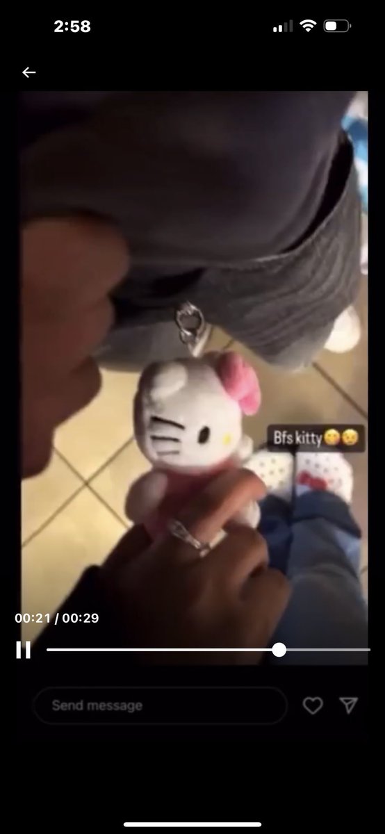 formanzanita's tweet image. same keychain, same hello kitty sandals